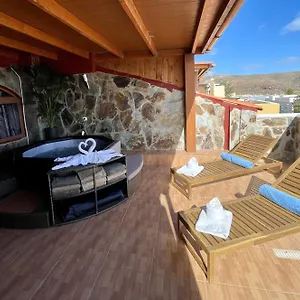 Apartment Chabela's Seaview Penthouse &, Lajita